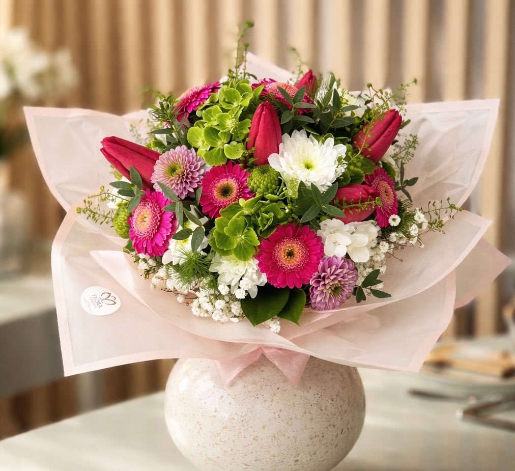Ramo colorido Flora Florista com gerberas e flores frescas